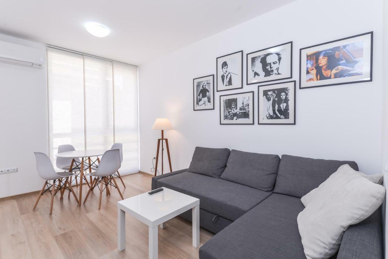 Cinecitta - One Bedroom Lion's Bridge *